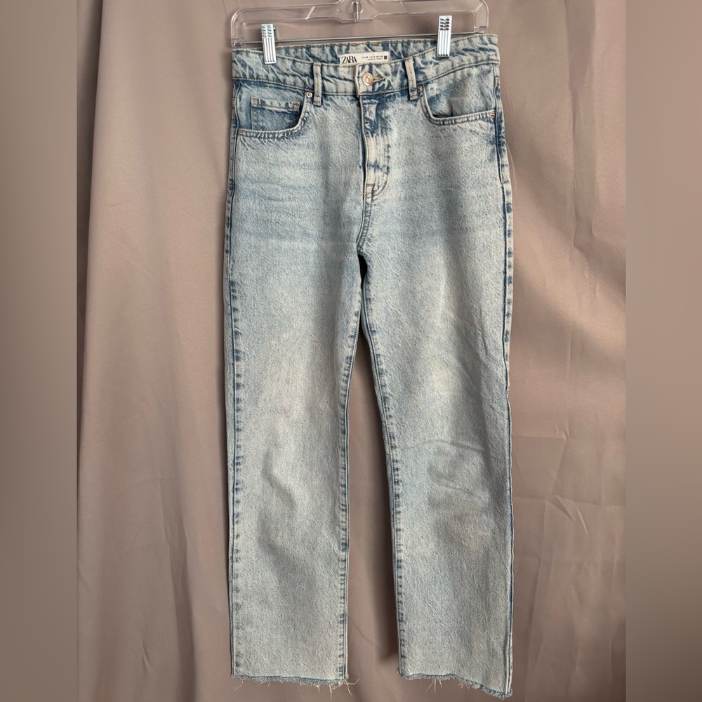 Zara Light Wash Straight Leg Raw Hem Jeans- size 4